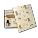 JUEGO DE ESCRITURA CON PLUMA, TINTA, PORTAPLUMA, HOJAS PARA NOTAS Y 5 PUNTAS