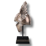 Estatua de resina mitología nórdica. Guerrero invencible, con su casco dorado alado