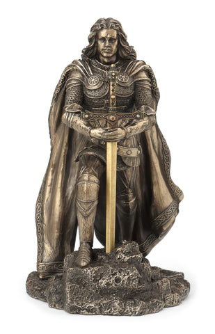 FIGURA KING ARTHUR AND THE SWORD IN THE STONE